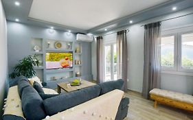 Blue North Luxury Apartment